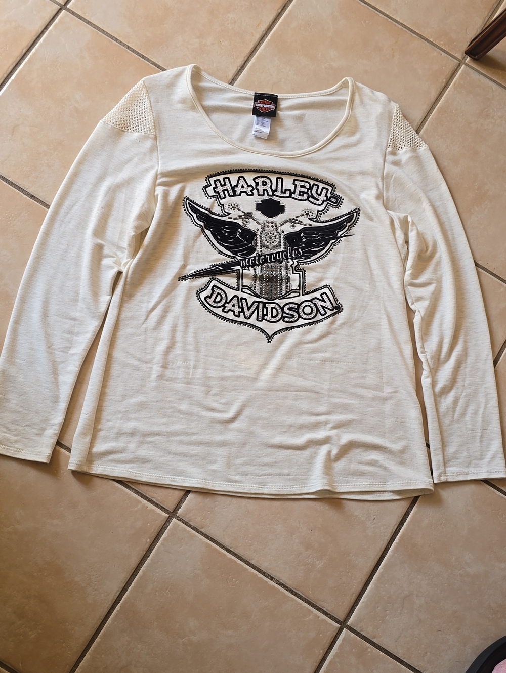 Womens 1X Harley-Davidson Cream Long-Sleeve Top with Black Logo